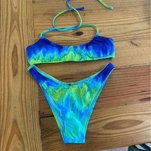 Kendall and Kylie bikini set